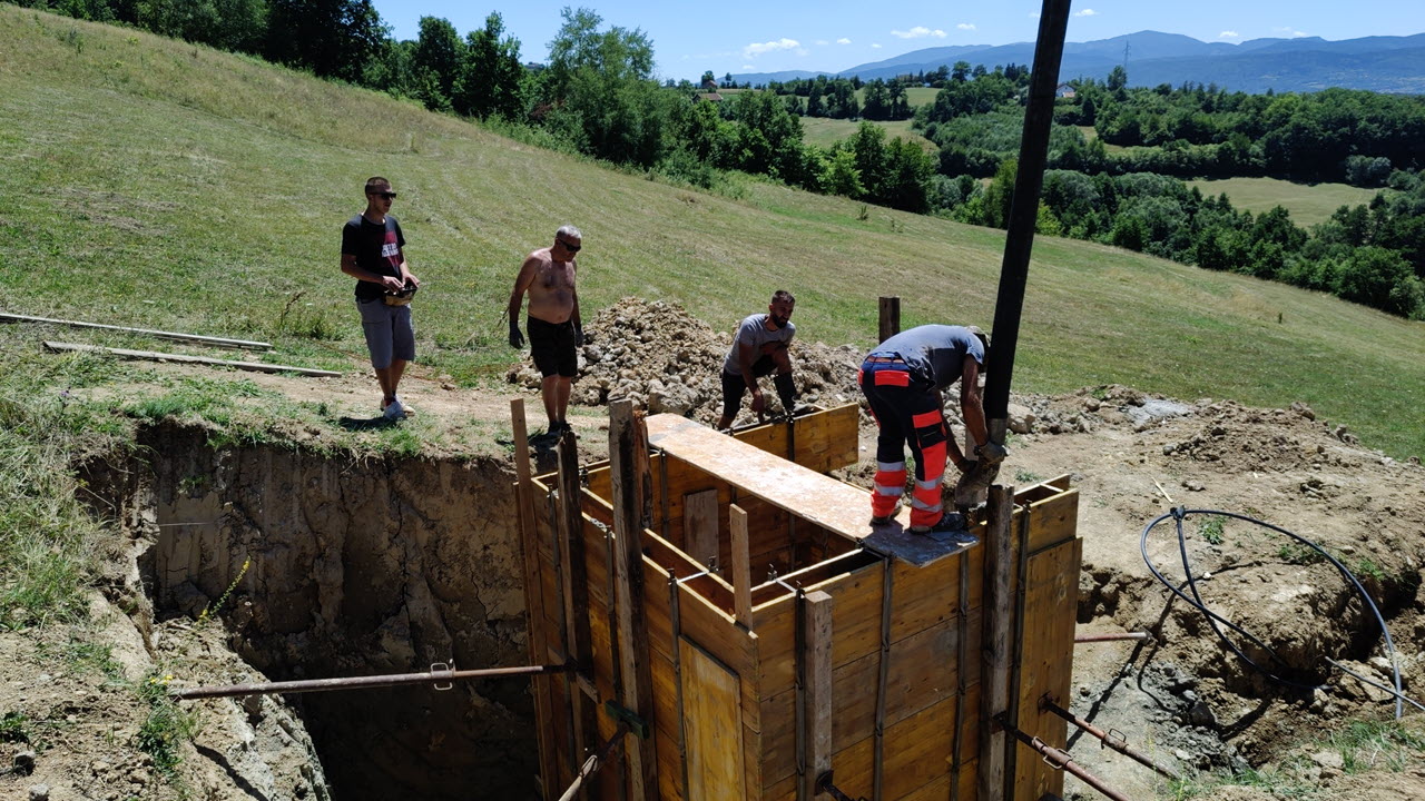Watertank beton storten wanden